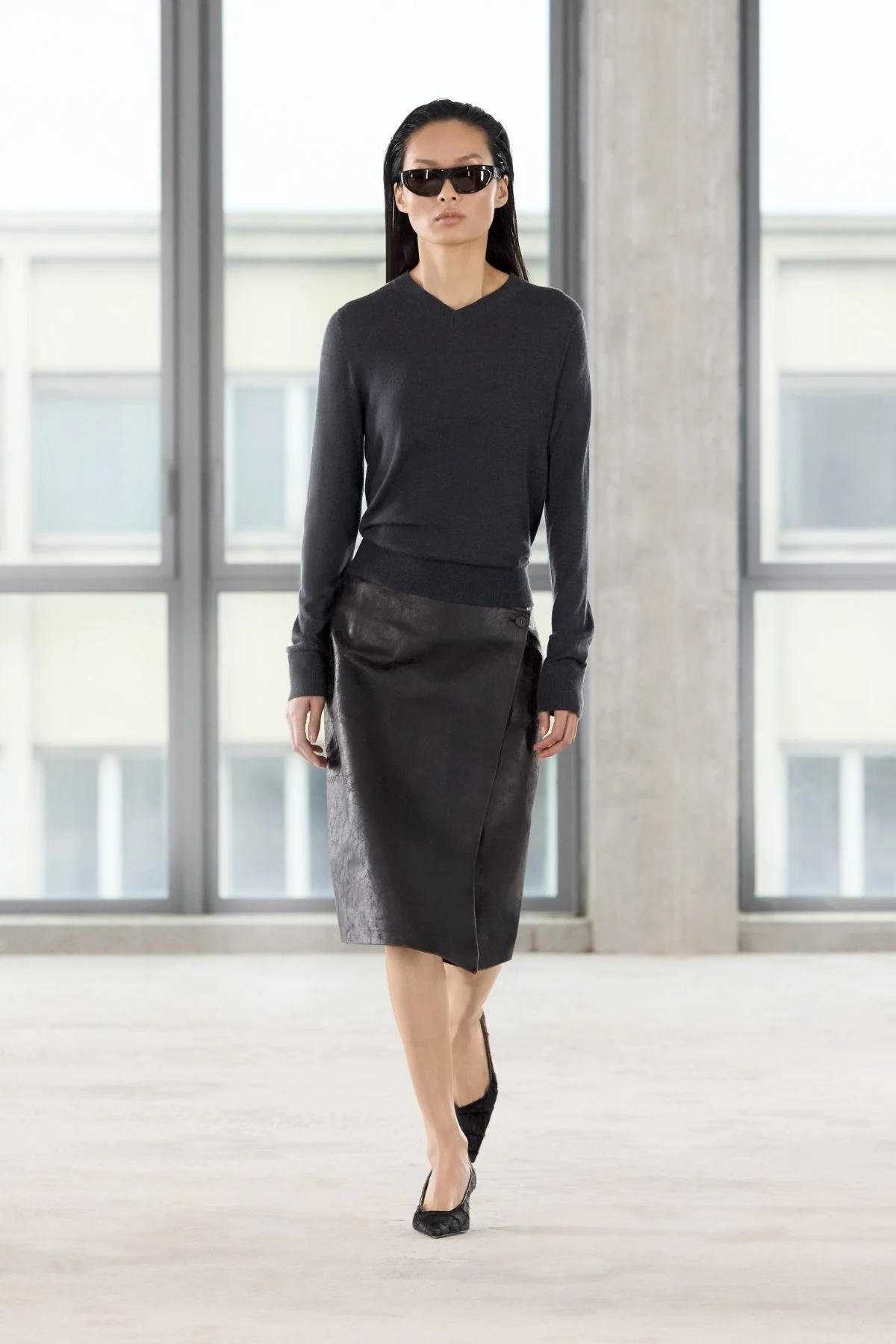 Dawn Leather Skirt - Image 8